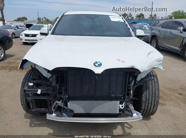 WBX47DP07RN320056 2024 BMW X3 Белый Вид задней части салона
