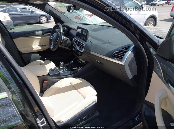 WBX57DP03RN261933 2024 BMW X3 Черный Вид салона спереди