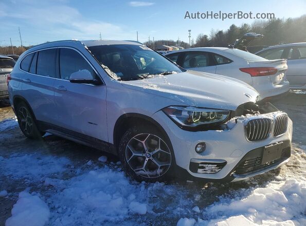 WBXHT3C30J5K29609 2018 BMW X1 Белый Передняя правая четверть