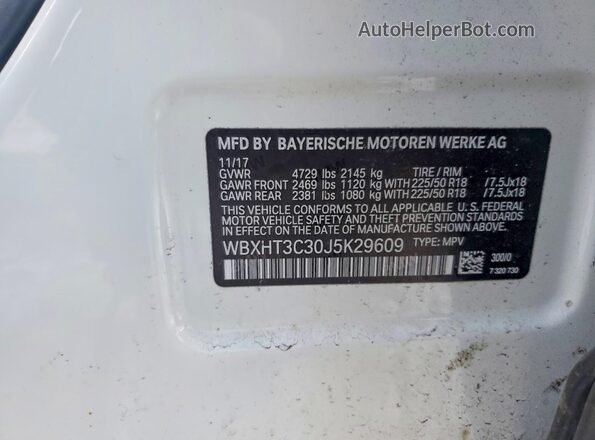 WBXHT3C30J5K29609 2018 BMW X1 Белый Вид наклейки с VIN-кодом