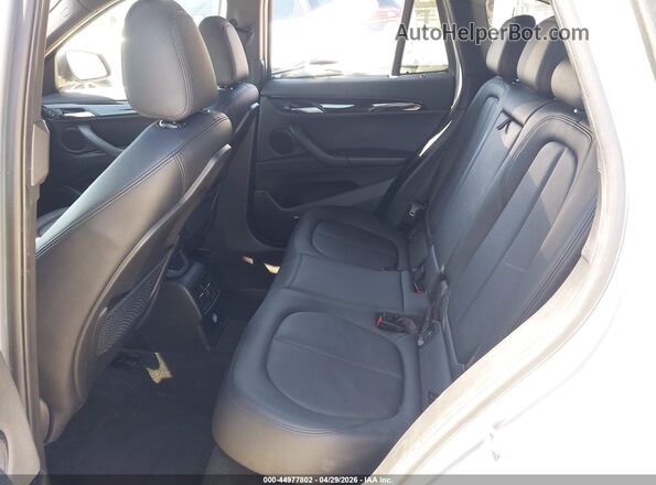 WBXHT3C31GP886433 2016 BMW X1 Silver VIN კოდის სტიკერის ხედი