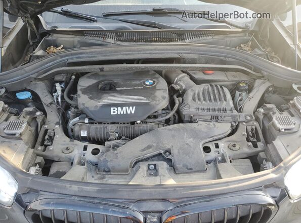 WBXHT3C31H5F72345 2017 BMW X1 Черный Вид задней части салона