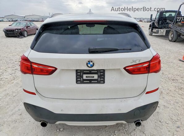 WBXHT3C33H5F72539 2017 BMW X1 Белый Вид сзади