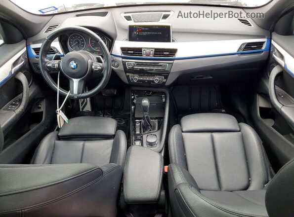 WBXHT3C33H5F72539 2017 BMW X1 Белый Вид панели приборов