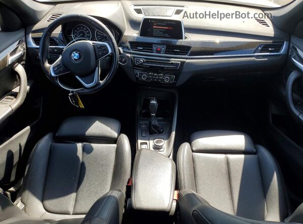 WBXHT3C33J5L25895 2018 BMW X1 White Вид панелі приладів