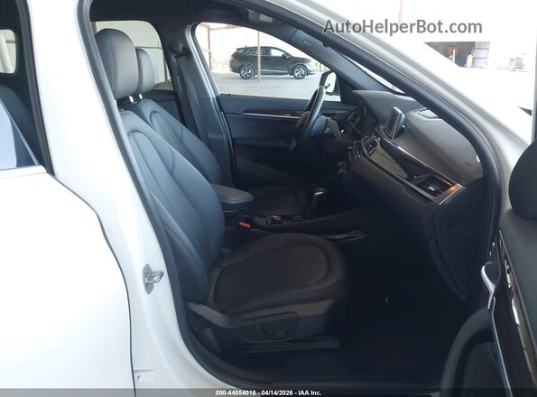 WBXHT3C38GP885053 2016 BMW X1 Белый Вид салона спереди