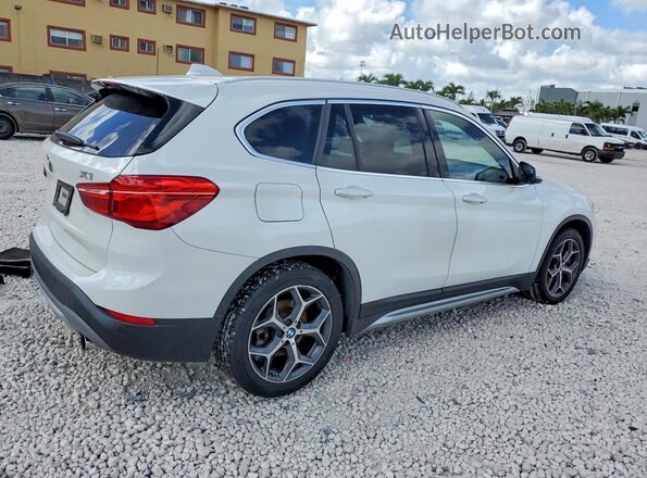 WBXHT3C38H5F75002 2017 BMW X1 Белый Задняя правая четверть