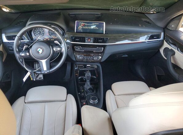 WBXHT3C39H5F73579 2017 BMW X1 Черный Вид панели приборов