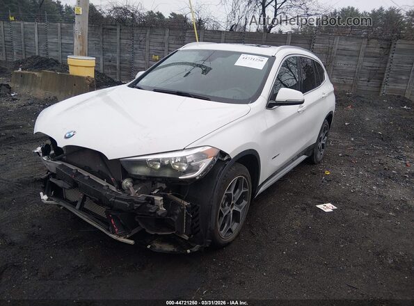 WBXHT3C3XJ5F91126 2018 BMW X1 White Vista tres cuartos delantera izquierda