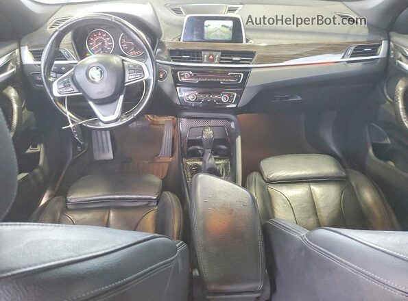 WBXHT3C3XJ5K22635 2018 BMW X1 Черный Вид панели приборов