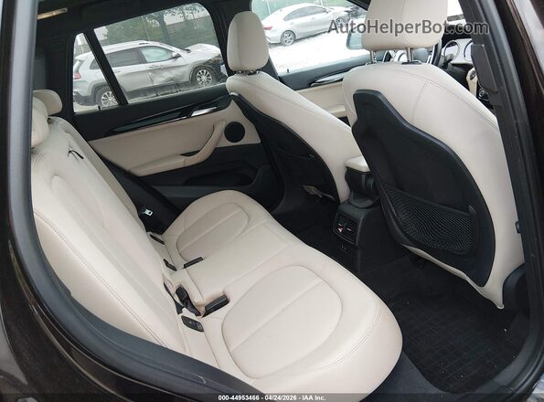 WBXHT3C57K5L90770 2019 BMW X1 Черный Вид наклейки с VIN-кодом