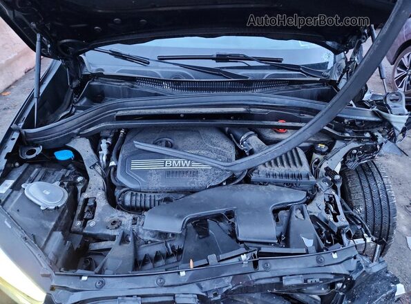 WBXJG9C01L5P65714 2020 BMW X1 Black ძრავის განყოფილების ხედი