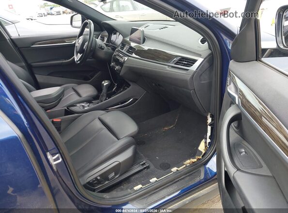 WBXYJ3C30JEB37909 2018 BMW X2 Dark Blue Widok wnętrza z przodu