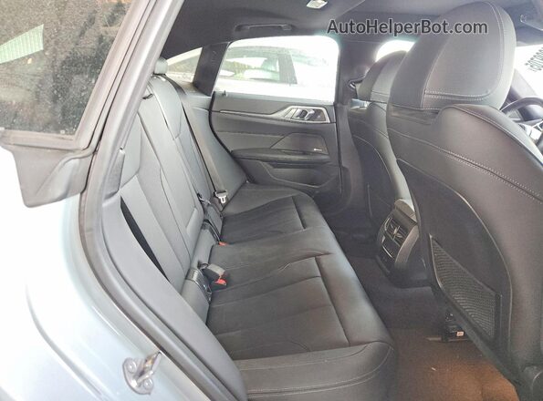 WBY33AW0XRFS33958 2024 BMW I4 Gray Vista de los asientos traseros
