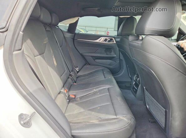 WBY43AW02RFS65016 2024 BMW I4 White Vista de los asientos traseros