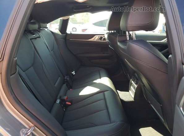 WBY43AW03RFS84206 2024 BMW I4 Gray Vista de los asientos traseros