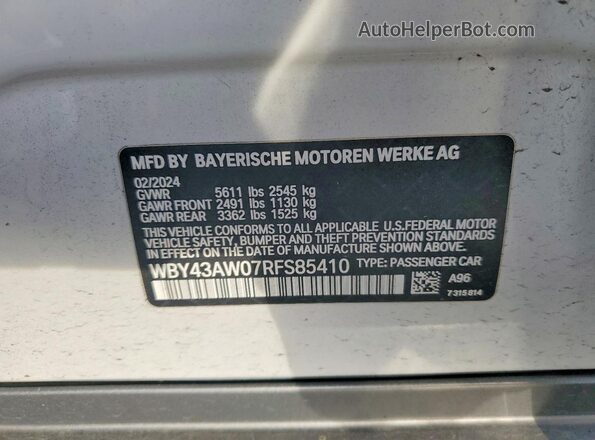 WBY43AW07RFS85410 2024 BMW I4 White Vista del compartimento del motor