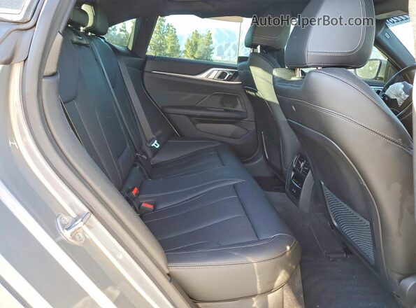 WBY73AW01NFN12744 2022 BMW I4 Silver Widok tylnych siedzeń