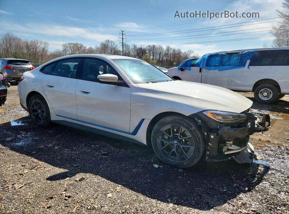 WBY73AW09NFN12331 2022 BMW I4 Белый Передняя правая четверть