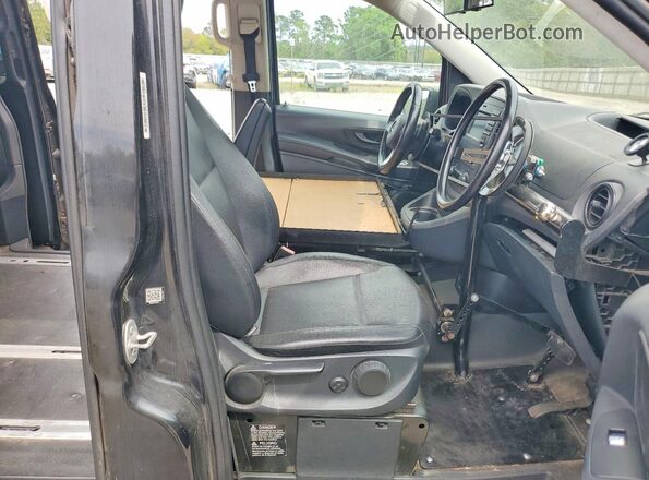 WD4PG2EE3H3338552 2017 MERCEDES-BENZ METRIS Черный Вид салона спереди