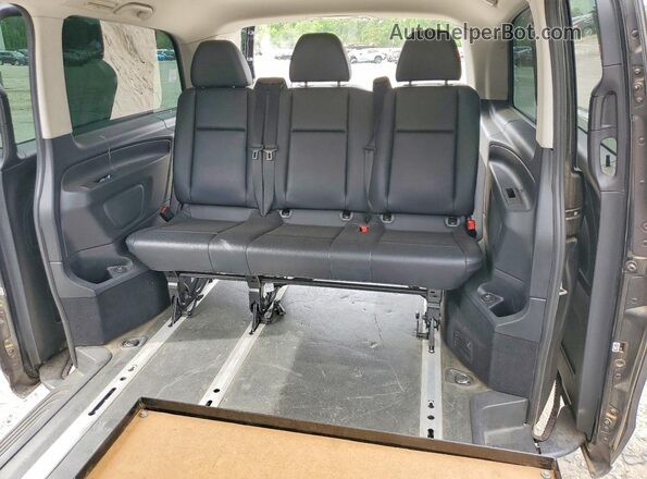 WD4PG2EE3H3338552 2017 MERCEDES-BENZ METRIS Черный Вид задних сидений