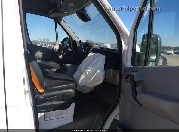 WDAPE7CD5HP525746 2017 MERCEDES-BENZ SPRINTER White Vista interior delantera