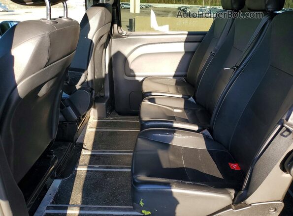 WDAPG2EE2H3324252 2017 MERCEDES-BENZ METRIS Черный Вид задней части салона