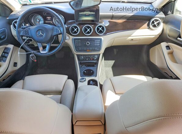 WDCTG4EB0GJ219372 2016 MERCEDES-BENZ GLA White Widok deski rozdzielczej