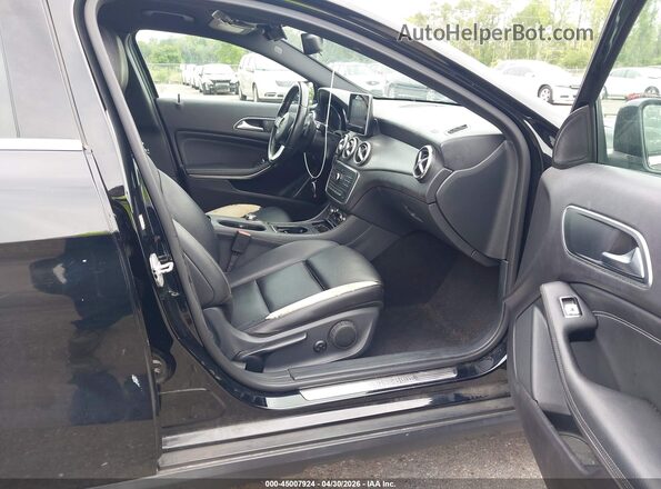 WDCTG4EB0GJ224734 2016 MERCEDES-BENZ GLA 250 Black წინა სალონის ხედი
