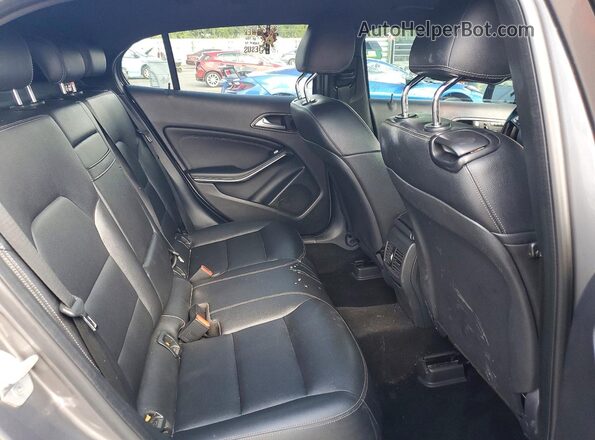 WDCTG4EB1GJ221017 2016 MERCEDES-BENZ GLA Gray Widok tylnych siedzeń