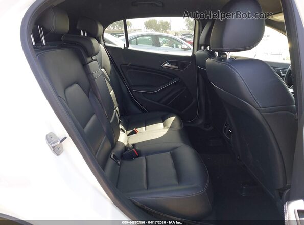 WDCTG4EB1KU018216 2019 MERCEDES-BENZ GLA 250 White Вид наклейки з VIN-кодом