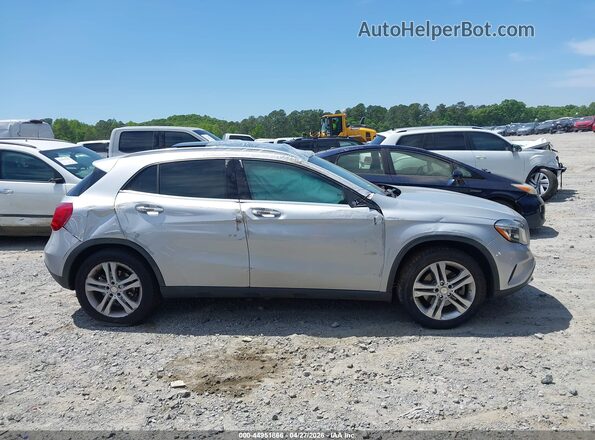 WDCTG4EB2GJ210818 2016 MERCEDES-BENZ GLA 250 Silver Rear interior view