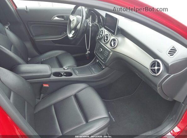WDCTG4EB3GJ201366 2016 MERCEDES-BENZ GLA 250 Red Вид салону спереду