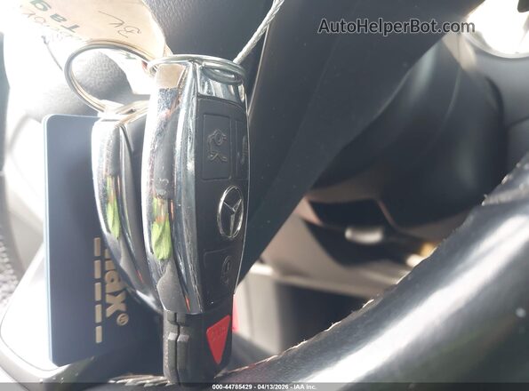 WDCTG4EB3GJ201366 2016 MERCEDES-BENZ GLA 250 Red Вид панелі приладів