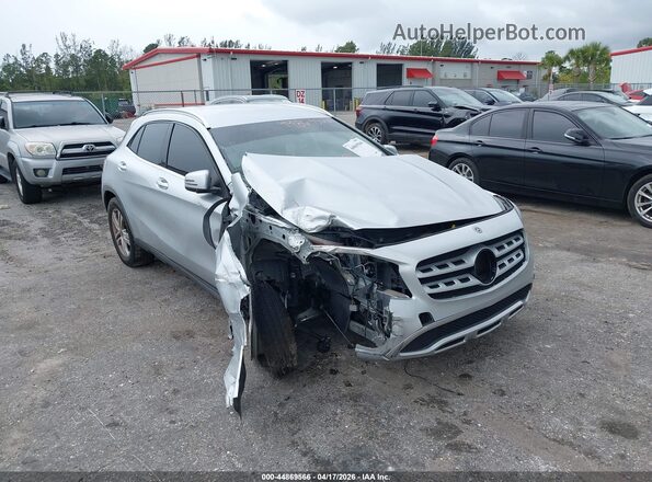 WDCTG4EB3KJ578689 2019 MERCEDES-BENZ GLA 250 Серебряный Вид спереди