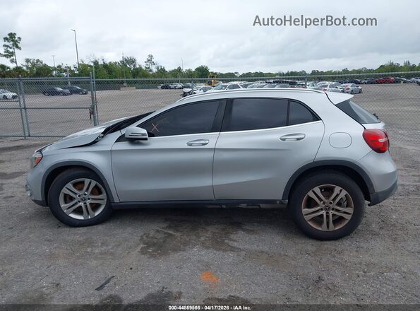 WDCTG4EB3KJ578689 2019 MERCEDES-BENZ GLA 250 Серебряный Панорамный вид салона 360°