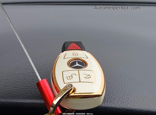 WDCTG4EB3KU011638 2019 MERCEDES-BENZ GLA 250 Red Vista del salpicadero
