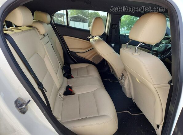 WDCTG4EB7LU022837 2020 MERCEDES-BENZ GLA White Rear interior view
