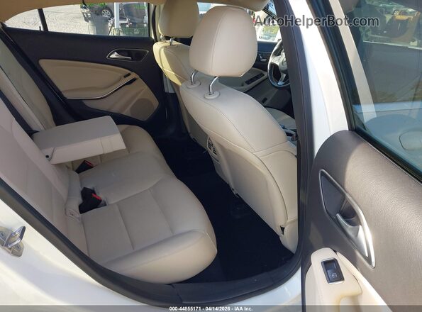 WDCTG4EB9KJ593245 2019 MERCEDES-BENZ GLA 250 White VIN կոդի պիտակի տեսք