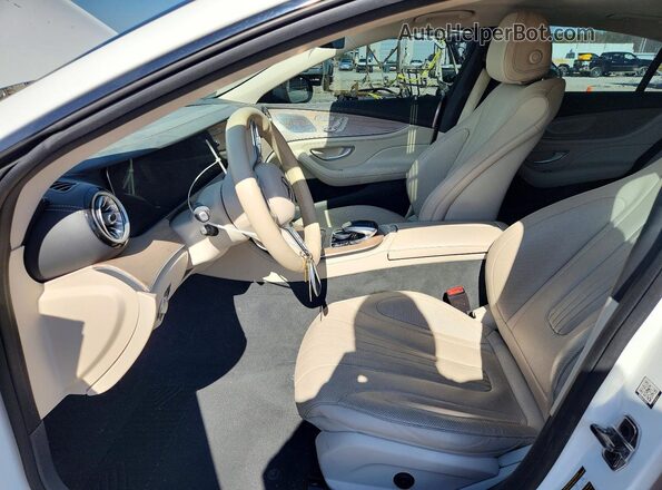 WDD2J5KB3KA028461 2019 MERCEDES-BENZ CLS-CLASS White Widok wnętrza z przodu