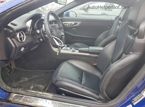 WDDPK3JA9HF138698 2017 MERCEDES-BENZ SLC Blue Вид салону спереду