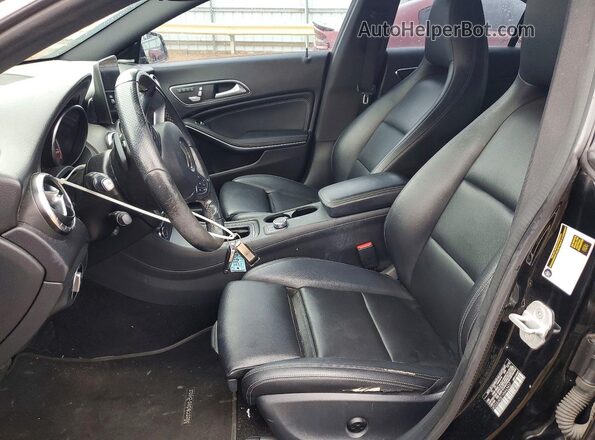 WDDSJ4EB1HN463437 2017 MERCEDES-BENZ CLA-CLASS Black Widok wnętrza z przodu