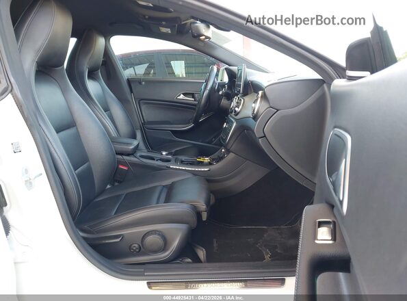 WDDSJ4EB2GN335416 2016 MERCEDES-BENZ CLA 250 White Vista interior delantera