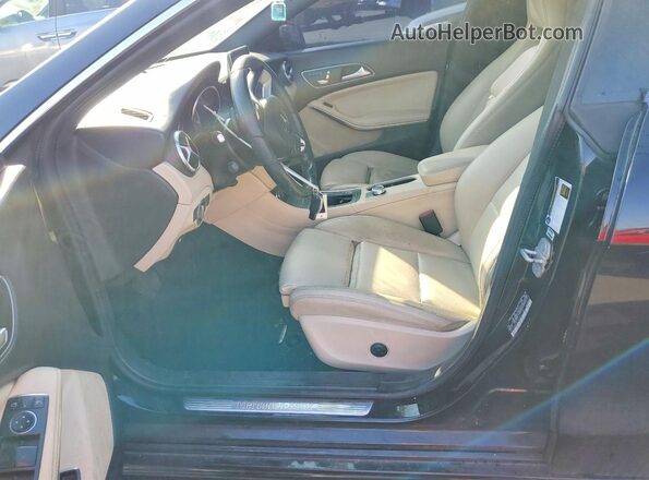 WDDSJ4EB3HN431136 2017 MERCEDES-BENZ CLA-CLASS Black Vista interior delantera