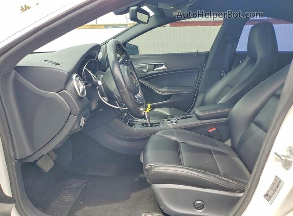 WDDSJ4EB4HN472598 2017 MERCEDES-BENZ CLA-CLASS Белый Вид салона спереди