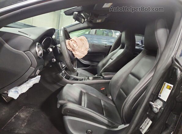 WDDSJ4EB6JN656222 2018 MERCEDES-BENZ CLA-CLASS Черный Вид салона спереди