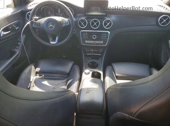 WDDSJ4EB8JN528239 2018 MERCEDES-BENZ CLA-CLASS Белый Вид панели приборов