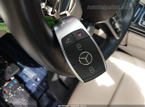 WDDWF8EB8LR548402 2020 MERCEDES-BENZ C-CLASS Синий Вид панели приборов