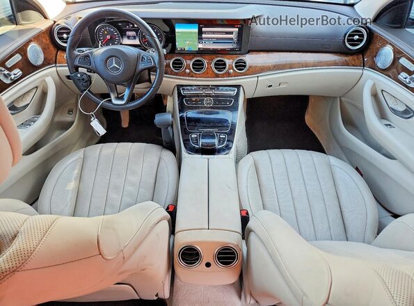 WDDZF4JB4HA133689 2017 MERCEDES-BENZ E Белый Вид панели приборов