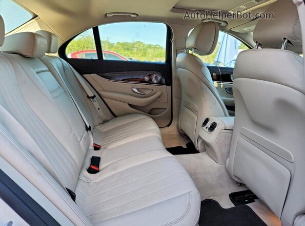 WDDZF4JB4HA133689 2017 MERCEDES-BENZ E Белый Вид задних сидений